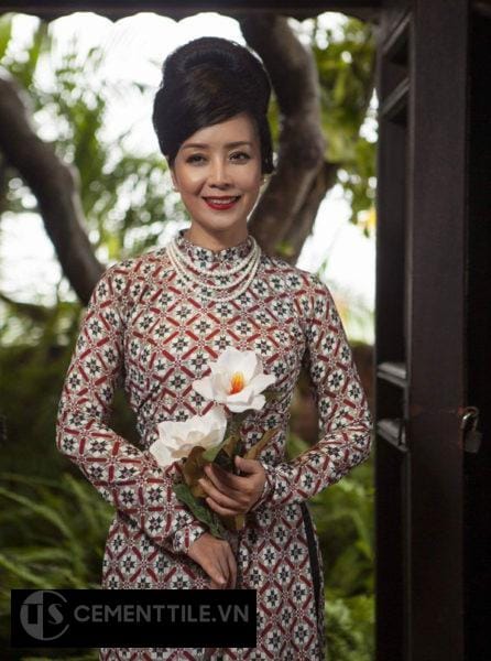 nguoi-dep-viet-phai-long-ao-dai-gach-bong-9